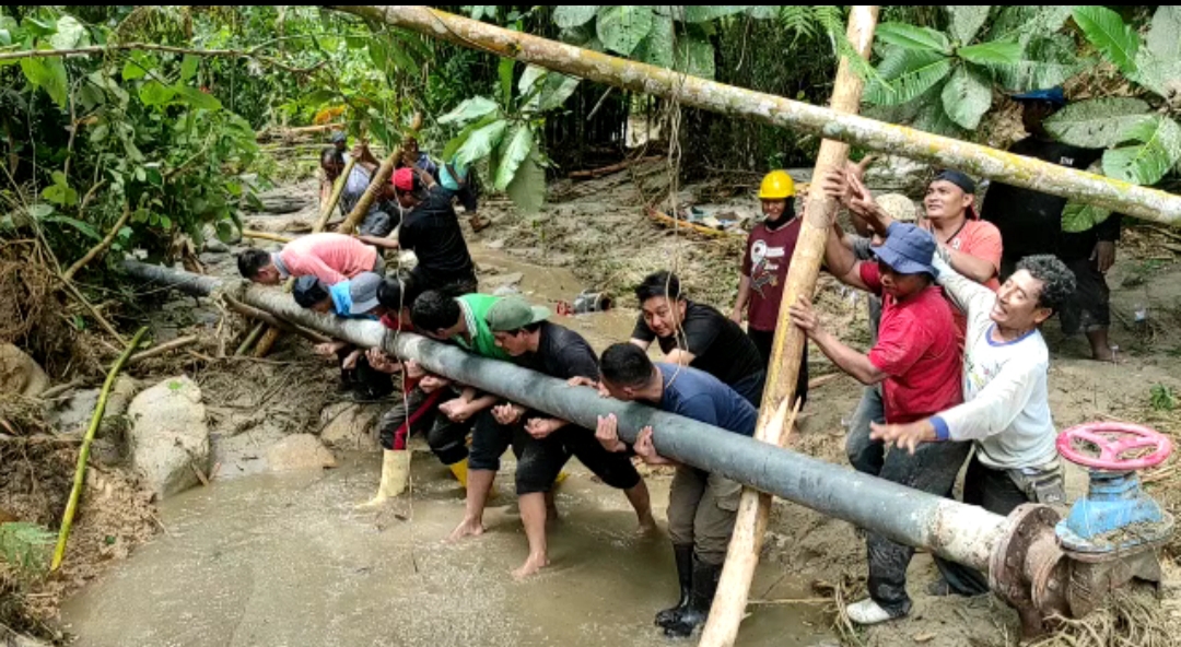 Rusak Diterjang Banjir Bandang Dinas Puprp Parimo Perbaiki Pipa Spam