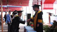 Kali Kedua, Untad Gelar Wisuda di Lapangan Terbuka