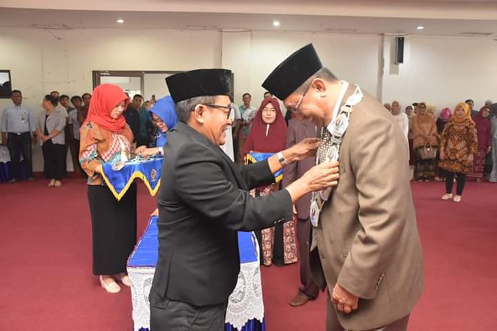 Lantik wakil rektor