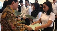 Kemenag Sulteng Serahkan SK CPNS Tahap Pertama