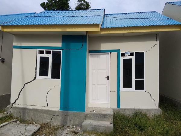 rumah rusak