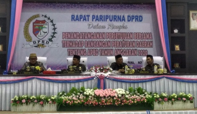 Rapat Paripurna DPRD Touna