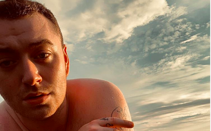 sam-smith-liburan-di-pantai-foto-instagram-sam-smith-88