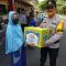 Jelang Hari Raya Idul Fitri, Kapolres Parimo Serahkan Paket Lebaran