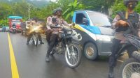 Satbrimob Polda Sulteng BKO Sulbar, Kawal 10 Mobil Bantuan Kemanusiaan ke Mamuju