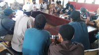 Puluhan Warga Palasa Lambori Datangi Kantor Inspektorat Parimo, Ini Penyebabnya