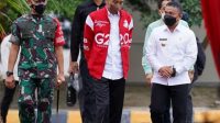 Presiden Joko Widodo Pantau Langsung Vaksinasi di Bandara Mutiara SIS Aljufri Palu