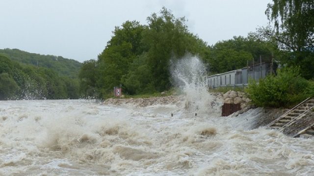 Hoaks Mahasiswi IPB Terseret Banjir Bogor Ditemukan di Gorong-gorong, Ini Faktanya