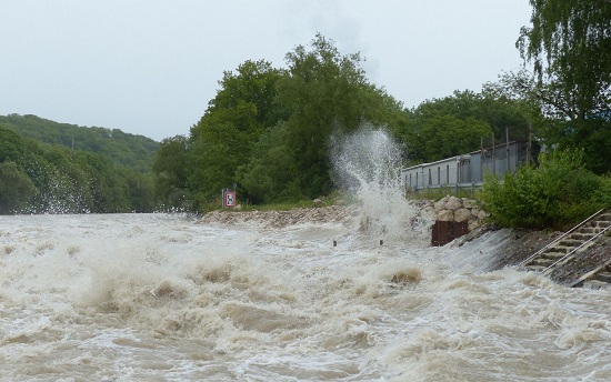 Hoaks Mahasiswi IPB Terseret Banjir Bogor Ditemukan di Gorong-gorong, Ini Faktanya
