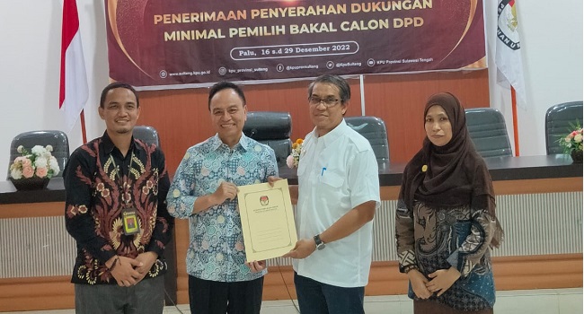 Pendaftaran Calon Anggota DPD, Syaifullah Djafar dan Lukky Semen Serahkan Dukungan