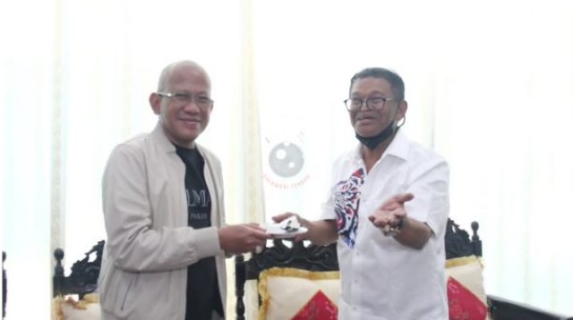 Pius Lustrilanang Ikut Rayakan Ulang Tahun Gubernur Cudy