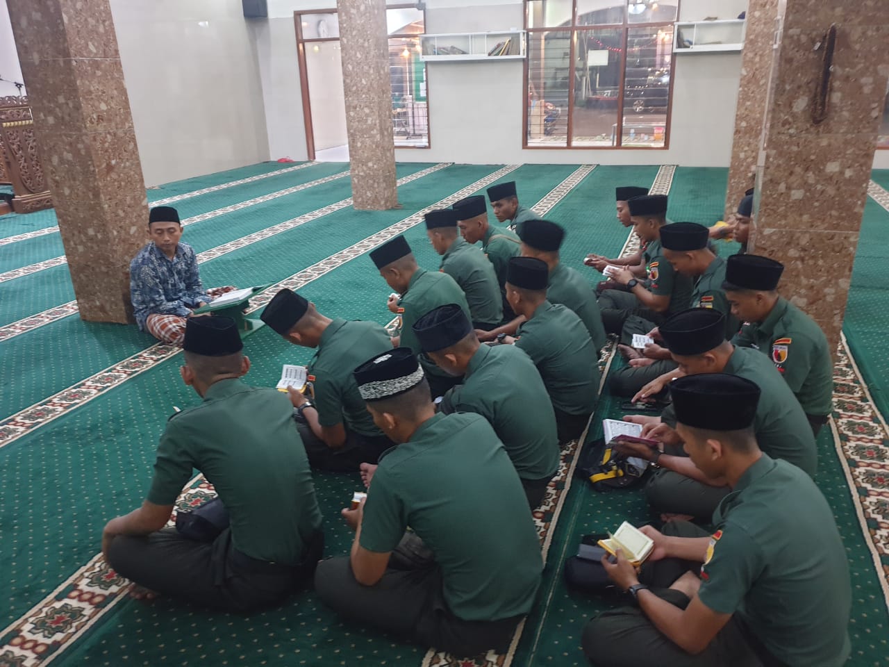 Prajurit TNI Angkatan Darat jadi Santri