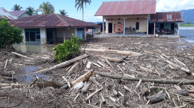 Pemerintah Kabupaten Parigi Moutong (Parimo), menetapkan status tanggap darurat pascabanjir yang melanda Kecamatan Torue dan Balinggi beberapa waktu lalu. (Foto: Aswadin/PaluEkspres.com)