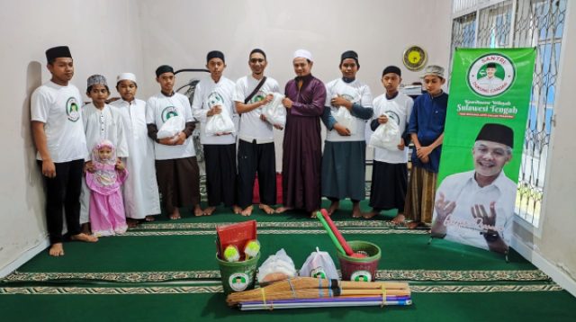 Santri Dukung Ganjar Berikan Bantuan ke Pondok Pesantren di Palu