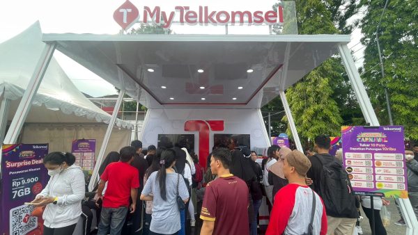 Sukses Digelar, Ribuan Warga Palu Ramaikan MyTelkomsel Carnaval Palu