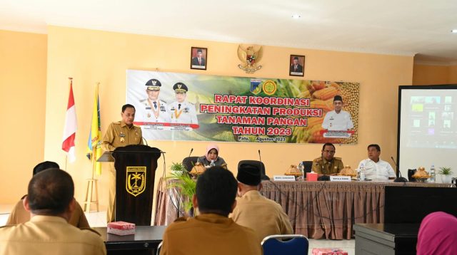 Wagub Drs. H. Ma’mun Amir menyambut baik dan mengapresiasi atas terlaksananya kegiatan ini sebagai langkah antisipasi dampak El Nino untuk menjaga stabilitas dan peningkatan produksi tanaman pangan di Provinsi Sulawesi Tengah.