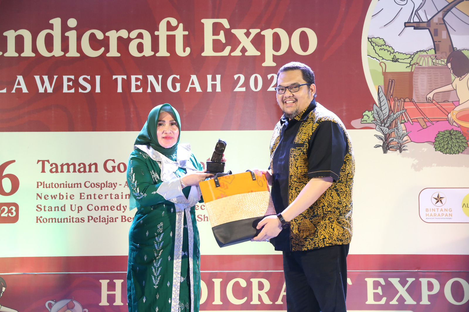 Dr. Vera Rompas Mastura: UKM Handicraft adalah Industri Prioritas untuk Menyerap Tenaga Kerja.