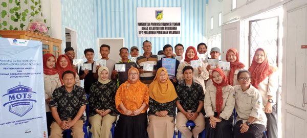 Puluhan Nelayan yang Beroperasi di PPI Paranggi Parimo Terima Sertifikat SOR dan ISR