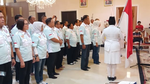 Bupati Kukuhkan PAW Personalia PBVSI Parimo periode 2021-2025.