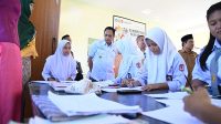 Guru Honorere Adukan Nasibnya ke Wagub Sulteng saat Kunker ke Buol