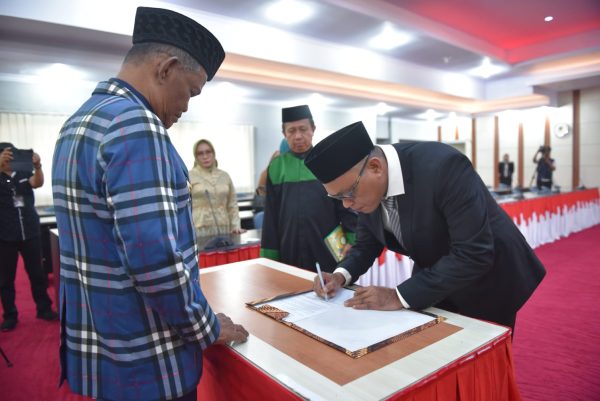 Gubernur Rusdy Lantik Muhammad Neng Sebagai Kadis Kehutanan Sulteng