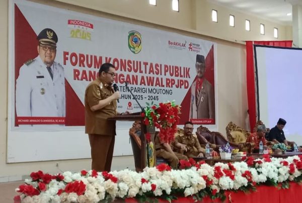 Pj Bupati Parimo Buka Forum Konsultasi Publik Rancangan Awal RPJPD Tahun 2025-2045