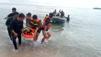 Poltekkes Palu – TNI AL Parigi Moutong Gelar Simulasi Penyelamatan Kecelakaan di Laut