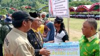 Didampingi Kepala DKP Sulteng, Gubernur Cudy Serahkan Bantuan Bansos Perikanan Kelautan di Buol