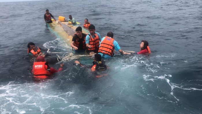 Loang Boat Wisatawan Terbalik di Perairan Matanga Banggai Laut