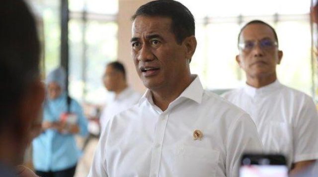 Disebut Mr Clean, Mentan Amran Copot Tiga Anak Dalam 5 Menit