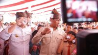Simbol Perdamaian, Mentan Amran Minum Susu Bersama Ribuan Anak Sekolah, Peternak, dan Pelaku Industri Susu