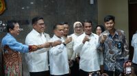 Mentan Amran Mediasi Peternak Sapi Perah dan Industri Pengolahan Susu, Ini Hasilnya