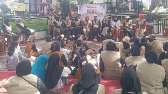 OJK Sulteng Edukasi Komunitas Perempuan Peduli Palu, Ingatkan Bahaya Pinjol Ilegal