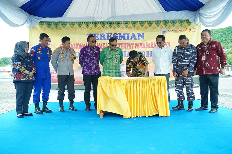 Proyek Strategis Daerah di DKP Sulteng, Gubernur Rusdy Resmikan Operasional Pelabuhan PPI Donggala