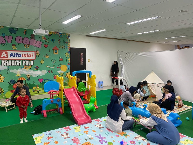 Dukung Produktivitas Karyawan Jelang Idulfitri 2025, Alfamidi Adakan Program Daycare