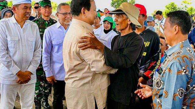 Presiden Republik Indonesia, Prabowo Subianto, secara terbuka menyampaikan kebahagiaannya dalam acara Panen Raya Nasional yang digelar serentak di 14 provinsi dan 157 kabupaten/kota di Majalengka, Jawa Barat, Senin (7/4/2025). (Foto: Dok. PCO)