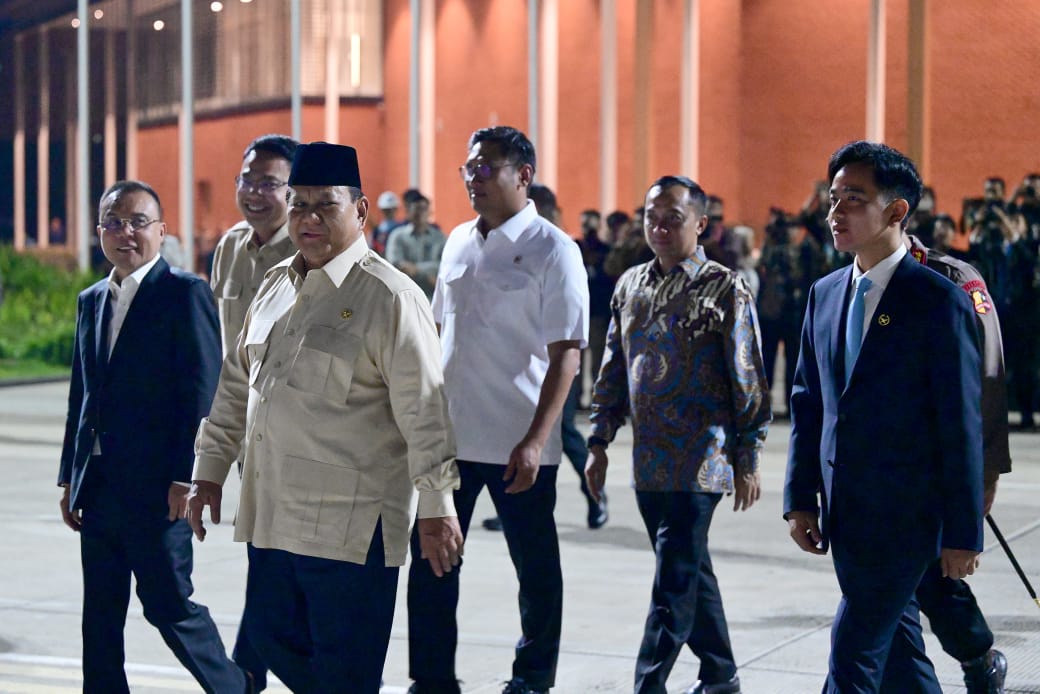 Presiden Republik Indonesia, Prabowo Subianto bertolak menuju Abu Dhabi, Persatuan Emirat Arab (PEA), pada Rabu, 9 April 2025, untuk memulai rangkaian kunjungannya ke kawasan Timur Tengah.