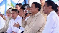 Didampingi Mentan Amran, Presiden Prabowo Bangga Melihat Lahan Rawa Jadi Sawah Produktif di Sumsel