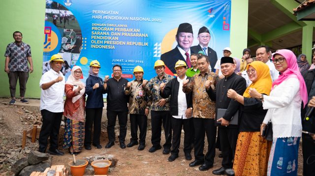 SDN Padurenan IV Bekasi menerima bantuan Program Revitalisasi Sekolah dan Digitalisasi Pembelajaran dari Presiden Prabowo Subianto. (Foto: Kantor Komunikasi Kepresidenan)
