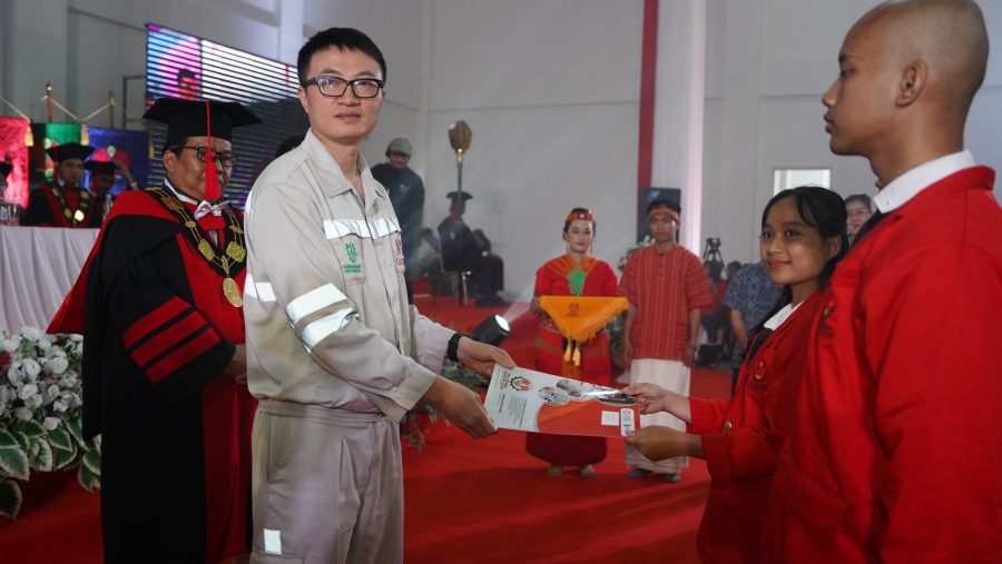 IMIP Salurkan 638 Beasiswa Hilirisasi, Mengukir Asa Putra Daerah