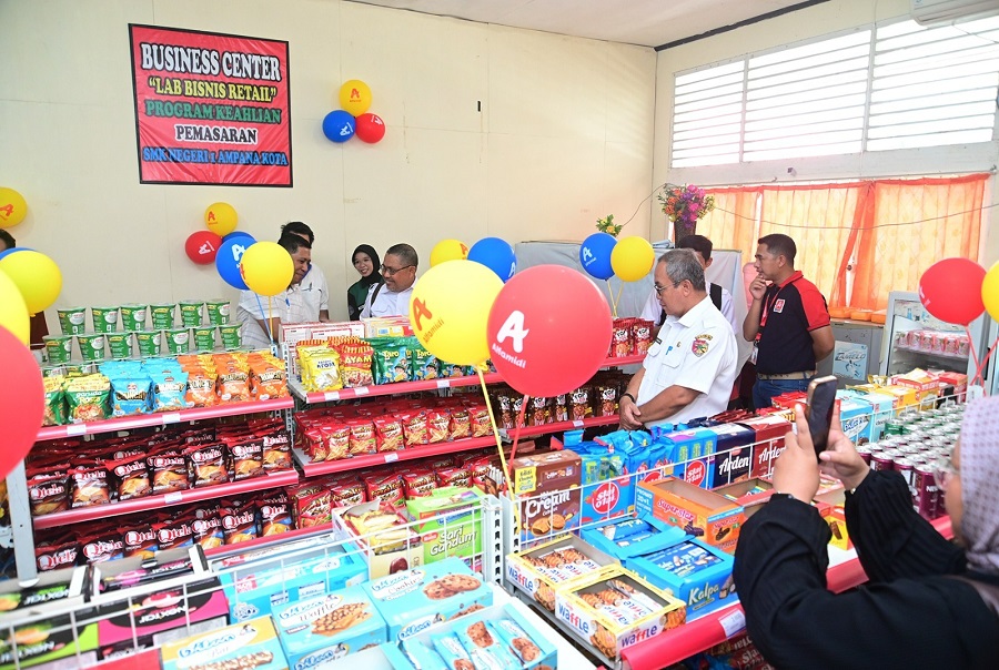 Cetak Lulusan Siap Kerja, Tiga SMK di Sulteng Miliki Teaching Factory Alfamidi