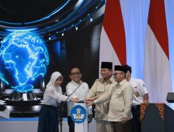 Prabowo Tegaskan Pelajar di Wilayah 3T Jadi Prioritas Penerima Panel Interaktif di Sekolah