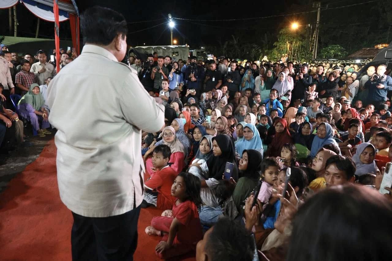Momen Tahun Baru 2026 menjadi momen spesial bagi warga terdampak banjir di Posko Pengungsian Batu Hula, Batang Toru, Tapanuli Selatan, Sumut.