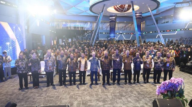 Pembukaan Perdagangan Perdana Bursa Efek Indonesia Tahun 2026 di Gedung Bursa Efek Indonesia, Jumat (2/1/2026). Foto: Humas OJK