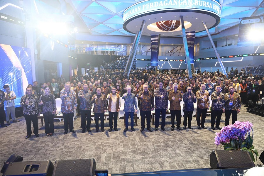Pembukaan Perdagangan Perdana Bursa Efek Indonesia Tahun 2026 di Gedung Bursa Efek Indonesia, Jumat (2/1/2026). Foto: Humas OJK