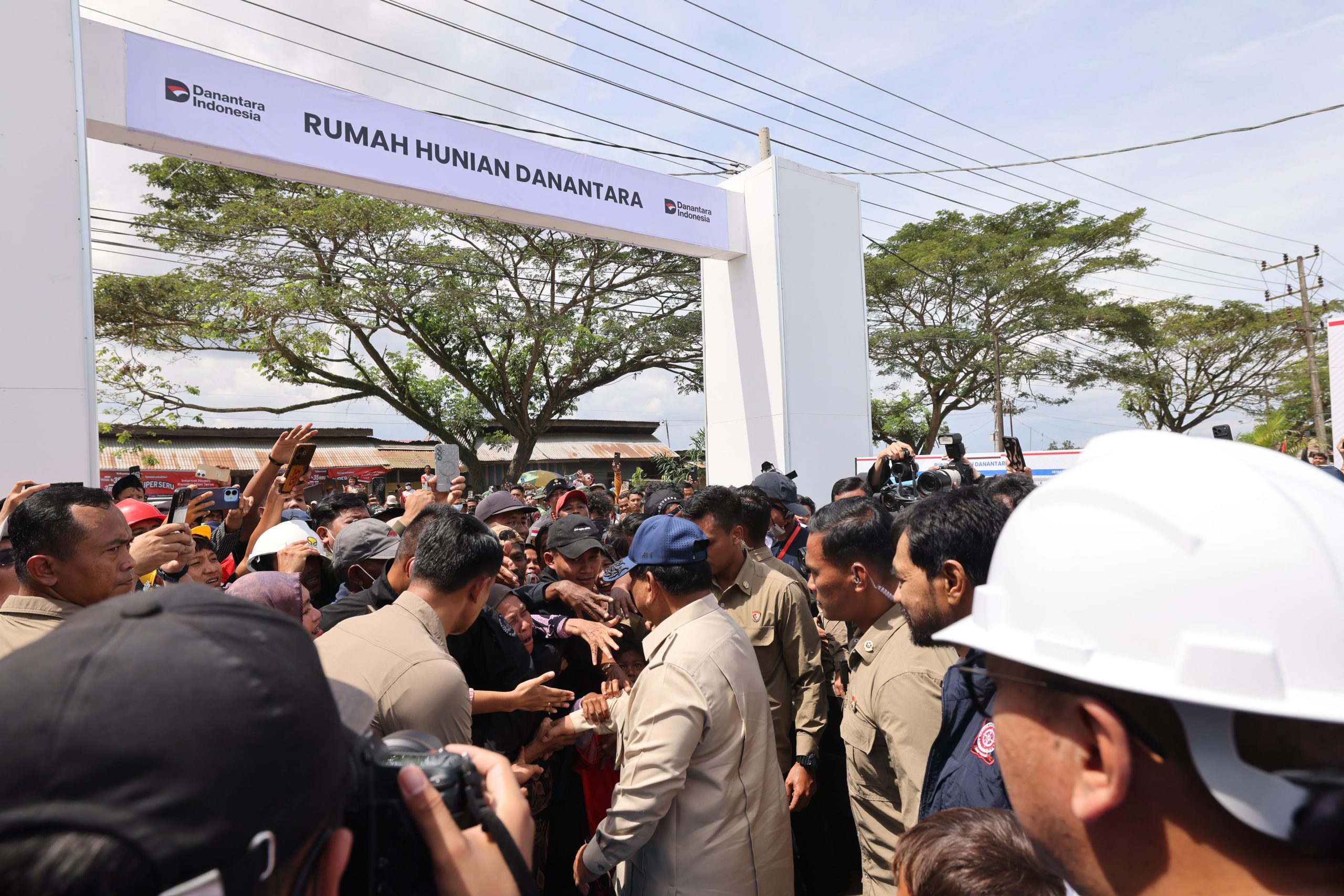 BNPB melaporkan telah terbangun 1.050 unit tempat tinggal sementara (huntara) bagi warga terdampak bencana di Provinsi Aceh.