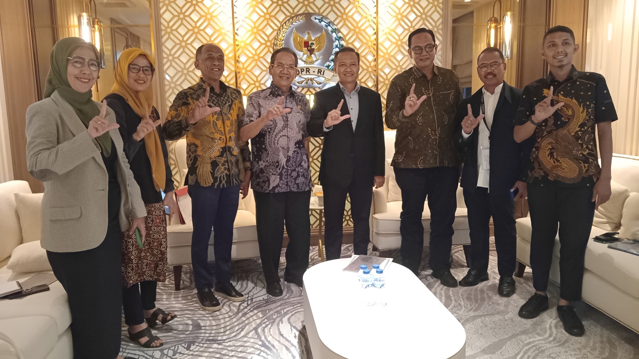 Aspirasi pembentukan Provinsi Luwu Raya kembali menguat setelah pengurus Badan Pekerja Pembentukan Daerah Otonomi Baru (DOB) Luwu Raya bertemu anggota Komisi II DPR RI dari Fraksi Partai Gerindra, Rabu (18/2/2026), di Kompleks Parlemen, Senayan, Jakarta.