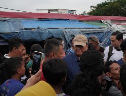 Prabowo Turun ke Bantaran Rel Senen, Warga Haru: Presiden Mau Injak Rel