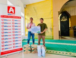 Dukung Kenyamanan Ibadah, Alfamidi Cabang Palu Rampung Bersihkan 7 Masjid