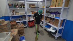 Rajin dan Konsisten, Penyandang Disabilitas Ini Jadi Tulang Punggung Kebersihan Dapur MBG di Karanganyar